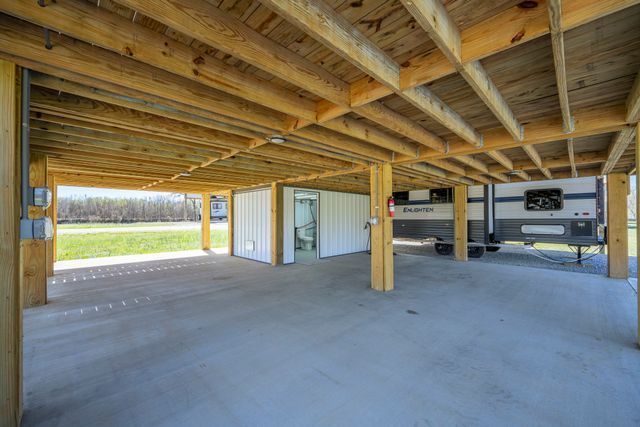 1082 WC Pickett, Clifton, TN 38425