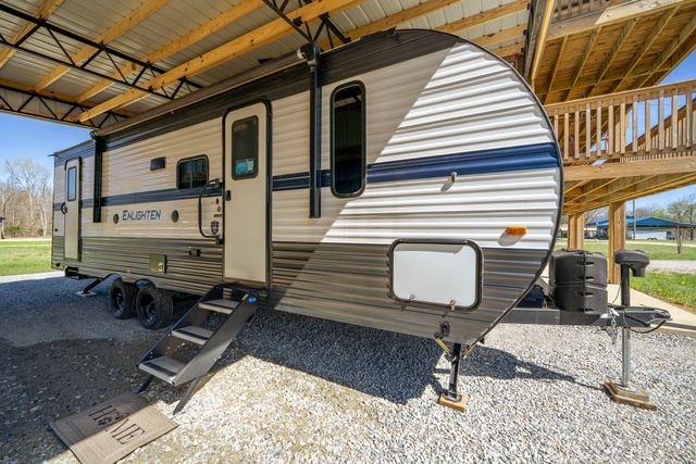 1082 WC Pickett, Clifton, TN 38425