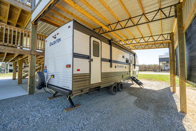 1082 WC Pickett, Clifton, TN 38425