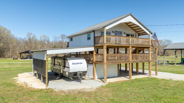 1082 WC Pickett, Clifton, TN 38425
