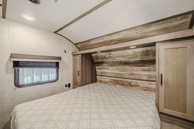 1082 WC Pickett, Clifton, TN 38425