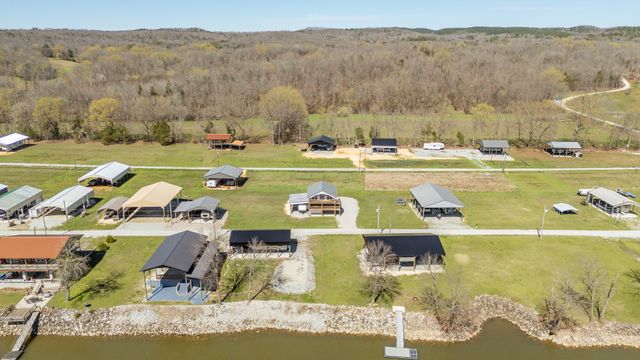 1082 WC Pickett, Clifton, TN 38425