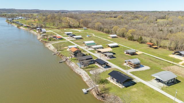 1082 WC Pickett, Clifton, TN 38425