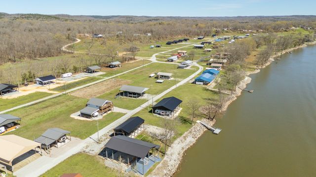 1082 WC Pickett, Clifton, TN 38425