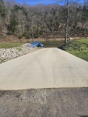 1082 WC Pickett, Clifton, TN 38425