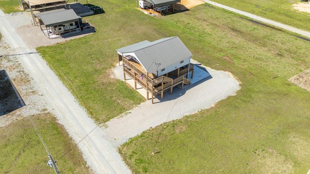 1082 WC Pickett, Clifton, TN 38425