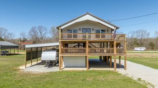 1082 WC Pickett, Clifton, TN 38425