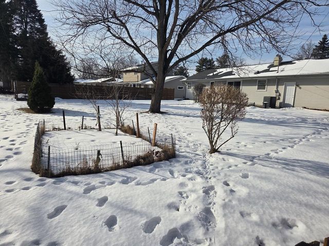 609 Madison DRIVE, Delavan, WI 53115