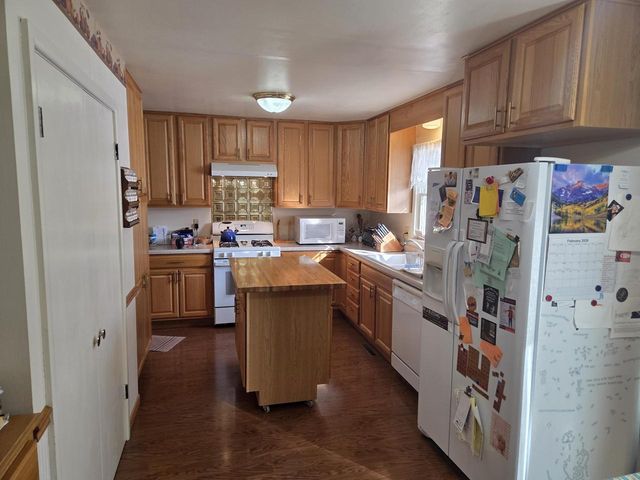 609 Madison DRIVE, Delavan, WI 53115