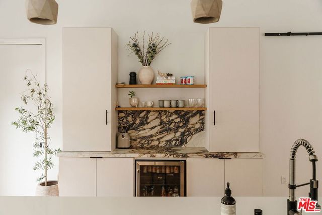 4507 10th Avenue, Los Angeles, CA 90043