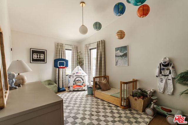 4507 10th Avenue, Los Angeles, CA 90043