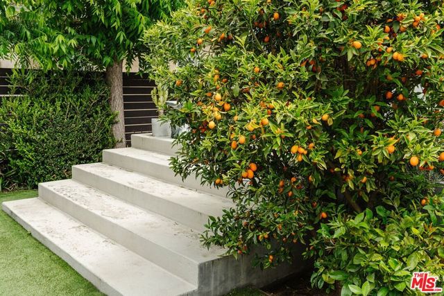 4507 10th Avenue, Los Angeles, CA 90043