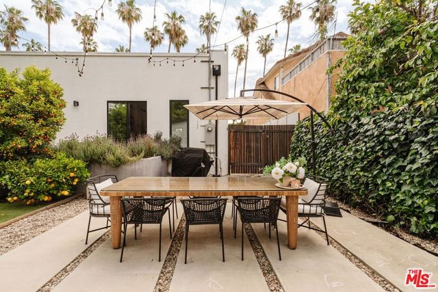 4507 10th Avenue, Los Angeles, CA 90043