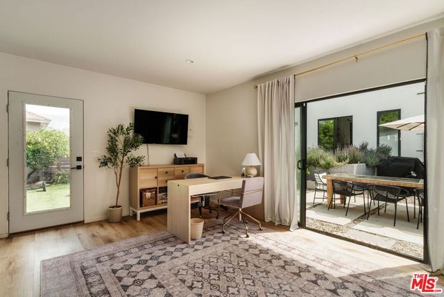 4507 10th Avenue, Los Angeles, CA 90043