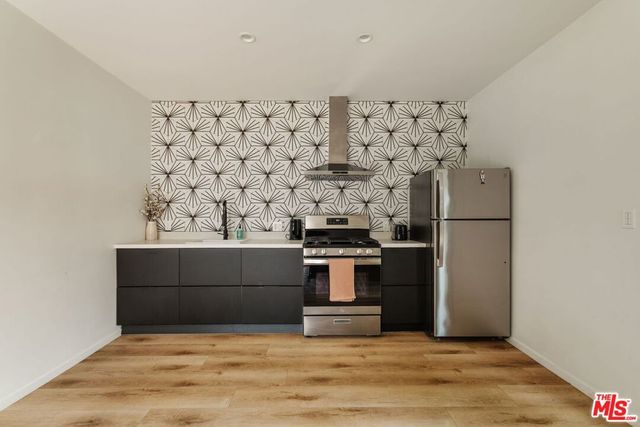 4507 10th Avenue, Los Angeles, CA 90043