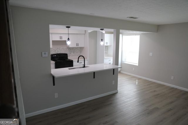 1321 Surrey Lane SW 1321, Marietta, GA 30008