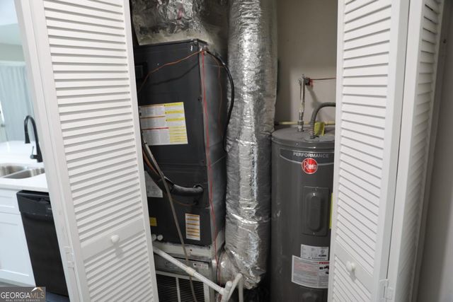 1321 Surrey Lane SW 1321, Marietta, GA 30008