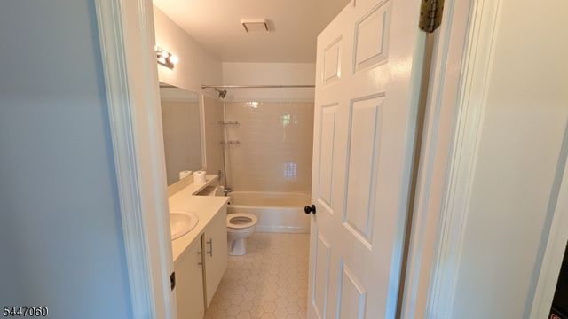 318 English Place 318, Bernards Twp., NJ 07920
