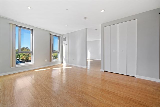 691 Massachusetts Ave 504, Boston, MA 02118