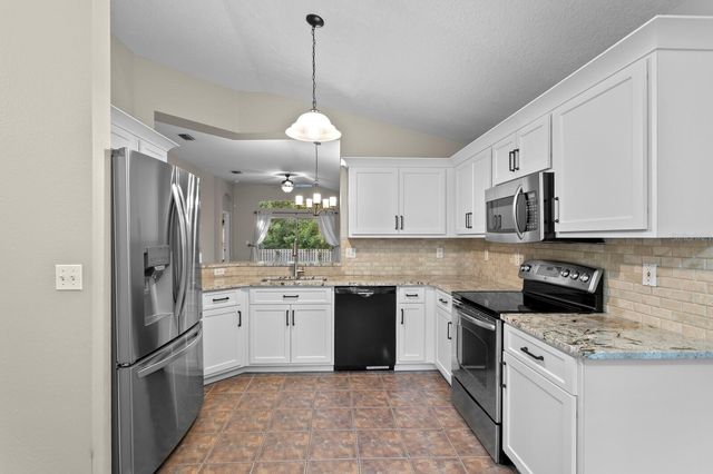 10238 WOODFORD BRIDGE STREET, Tampa, FL 33626