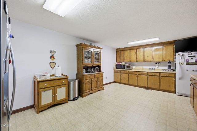25 Eugene Jernigan Road, Dunn, NC 28334