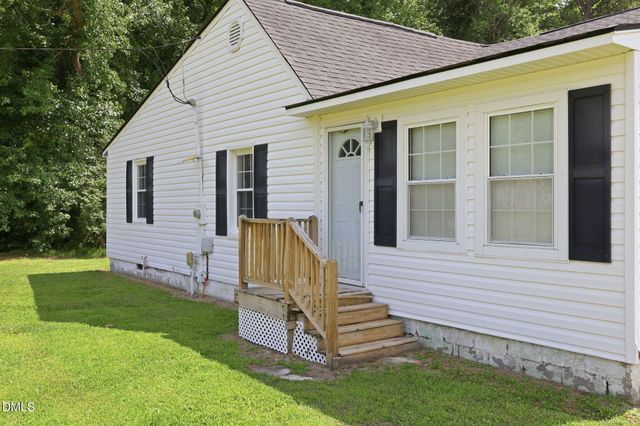 25 Eugene Jernigan Road, Dunn, NC 28334