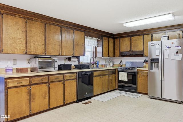 25 Eugene Jernigan Road, Dunn, NC 28334
