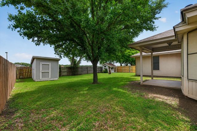705 Parkwest Boulevard, Saginaw, TX 76179