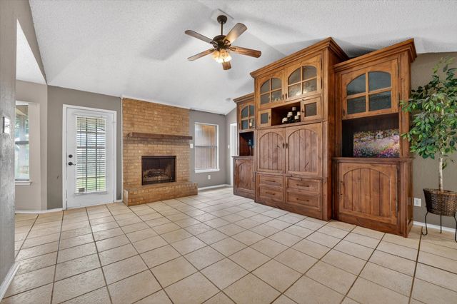 705 Parkwest Boulevard, Saginaw, TX 76179