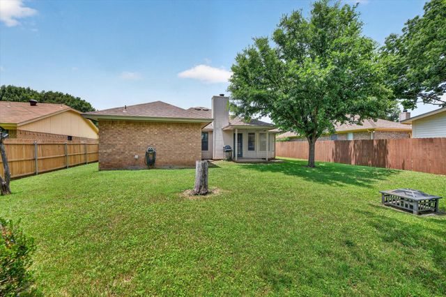 705 Parkwest Boulevard, Saginaw, TX 76179
