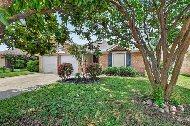 705 Parkwest Boulevard, Saginaw, TX 76179