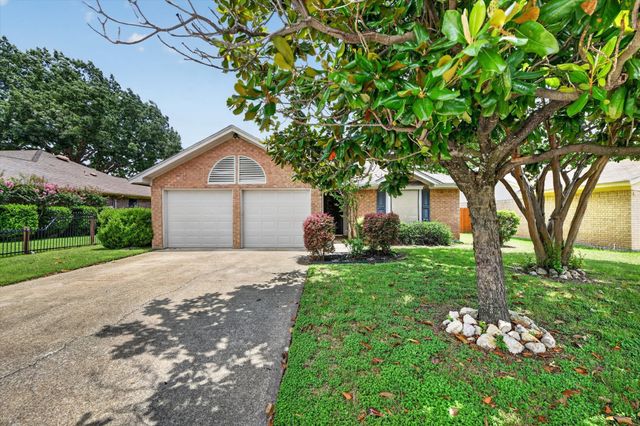 705 Parkwest Boulevard, Saginaw, TX 76179