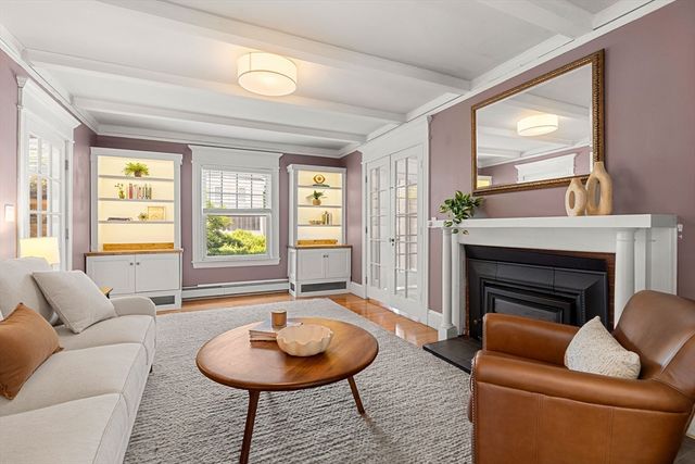 62 Parkview Ave, Lowell, MA 01852