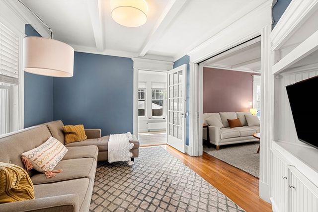 62 Parkview Ave, Lowell, MA 01852