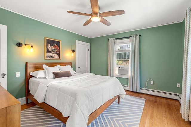 62 Parkview Ave, Lowell, MA 01852