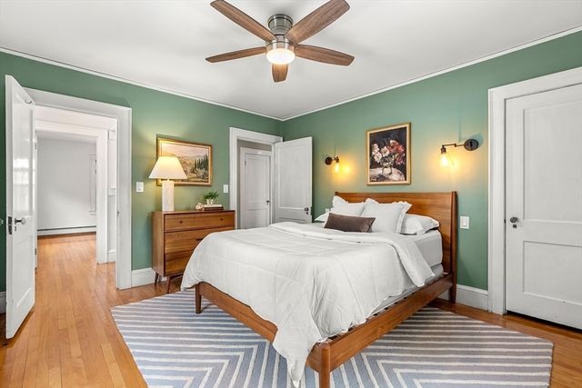 62 Parkview Ave, Lowell, MA 01852