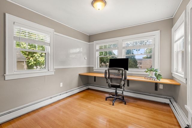 62 Parkview Ave, Lowell, MA 01852