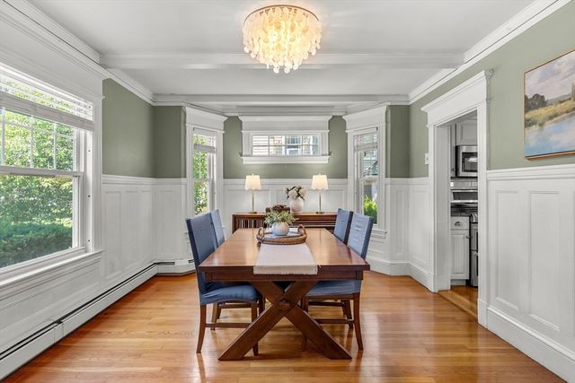 62 Parkview Ave, Lowell, MA 01852