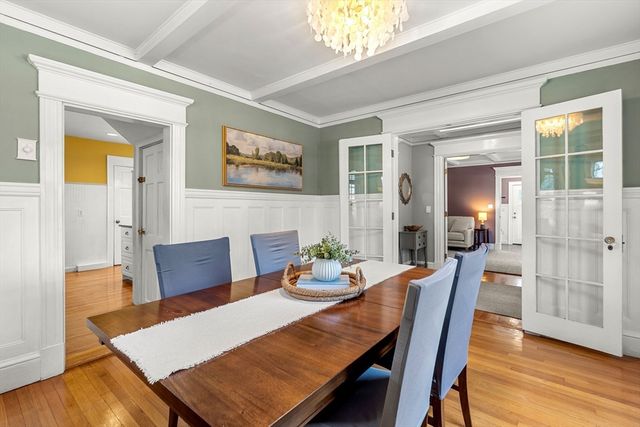 62 Parkview Ave, Lowell, MA 01852