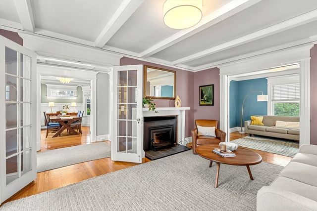 62 Parkview Ave, Lowell, MA 01852