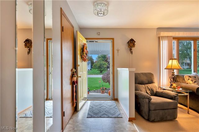 1702 Gulf Street NW, Uniontown, OH 44685