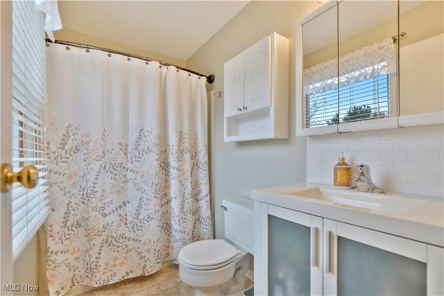 1702 Gulf Street NW, Uniontown, OH 44685