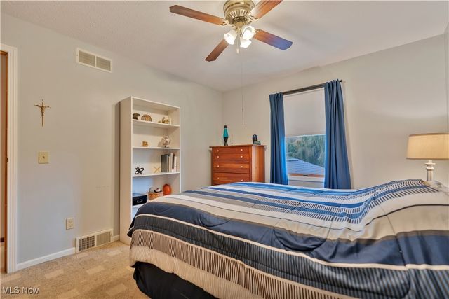 1702 Gulf Street NW, Uniontown, OH 44685