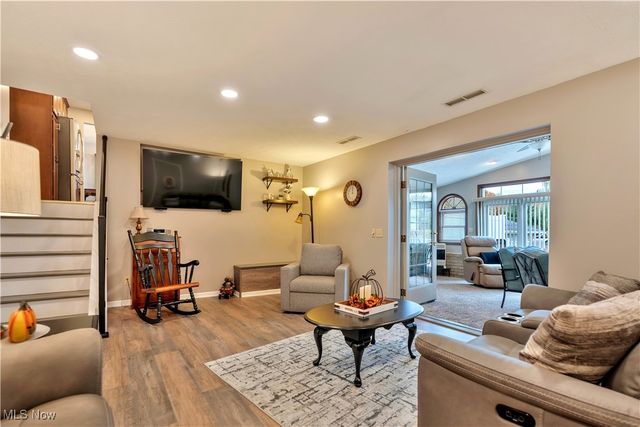 1702 Gulf Street NW, Uniontown, OH 44685