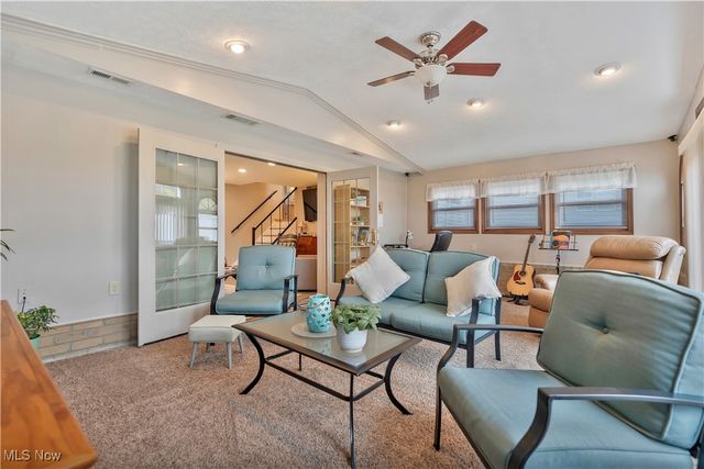 1702 Gulf Street NW, Uniontown, OH 44685