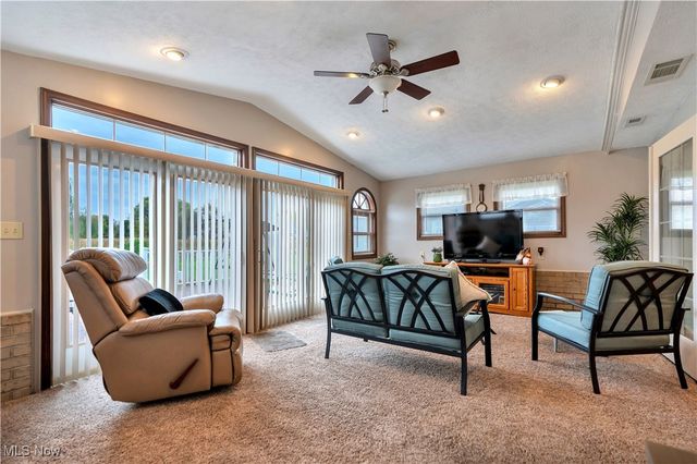 1702 Gulf Street NW, Uniontown, OH 44685