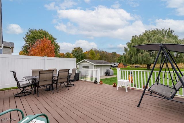 1702 Gulf Street NW, Uniontown, OH 44685