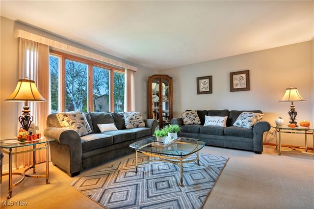 1702 Gulf Street NW, Uniontown, OH 44685