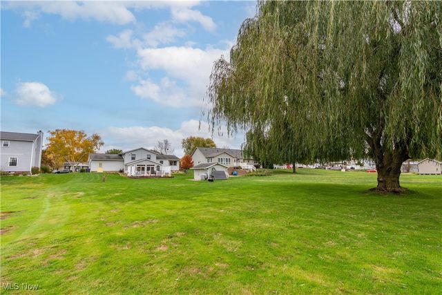 1702 Gulf Street NW, Uniontown, OH 44685