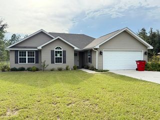 427 Heritage Circle, Hortense, GA 31543